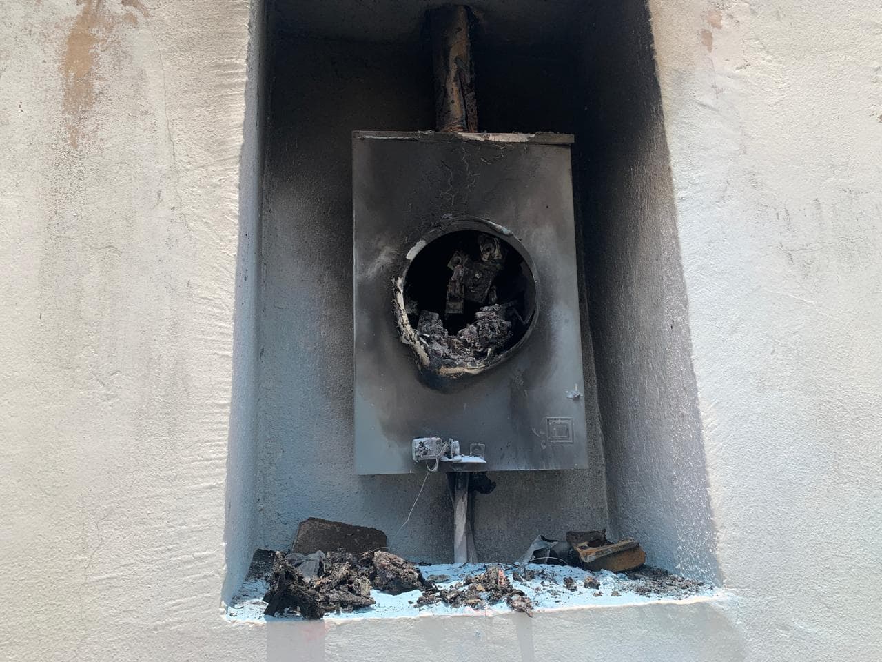 Cuesta $20 mil devolver la luz a primaria 'Maestro Tabasqueño'