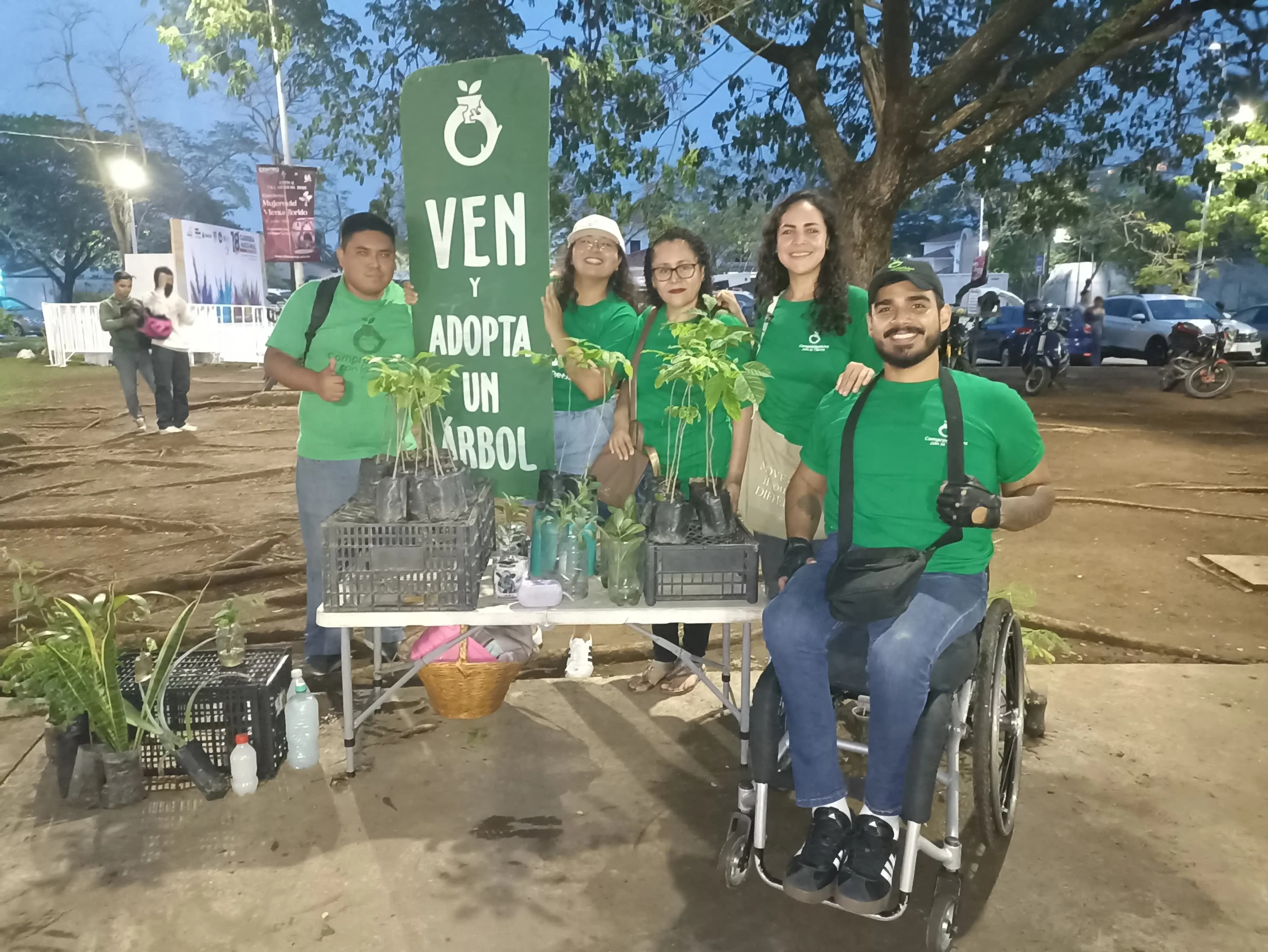 Comprometidos con la Tierra dona árboles 