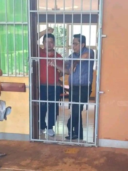 Encierran a supervisor escolar en Campeche 