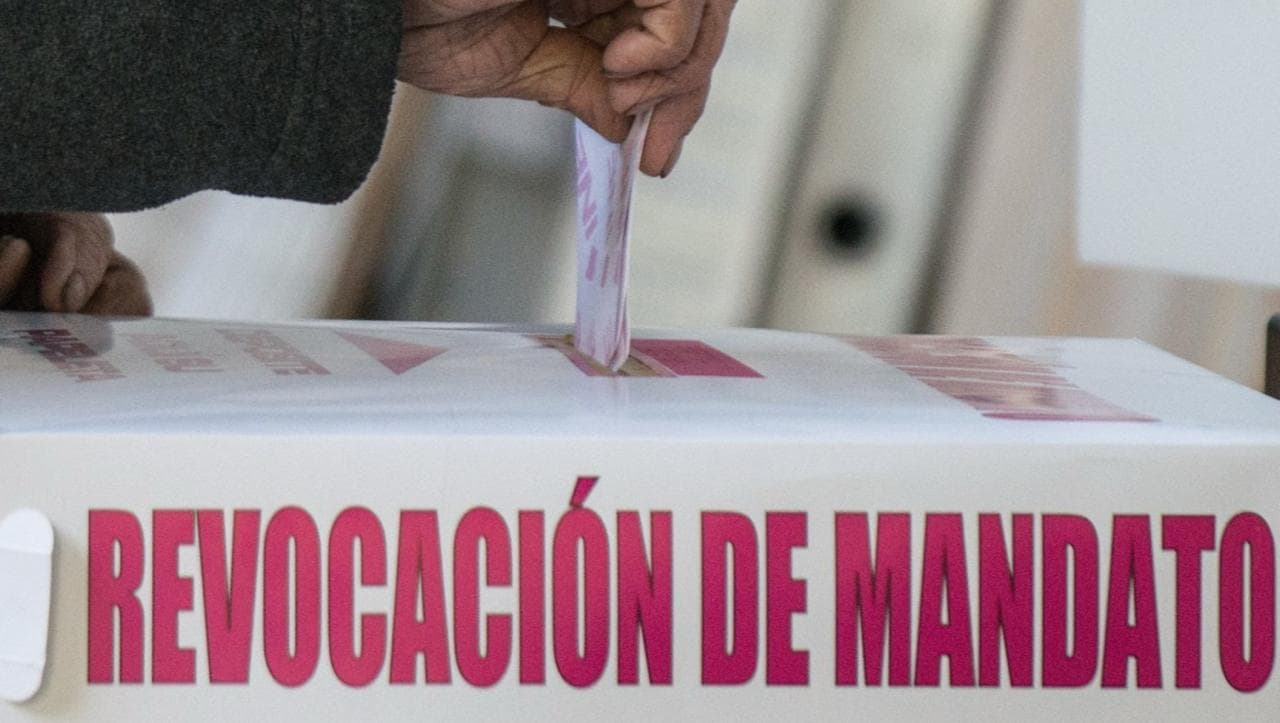 Plantea Nahle se revise duración de senadores seis años