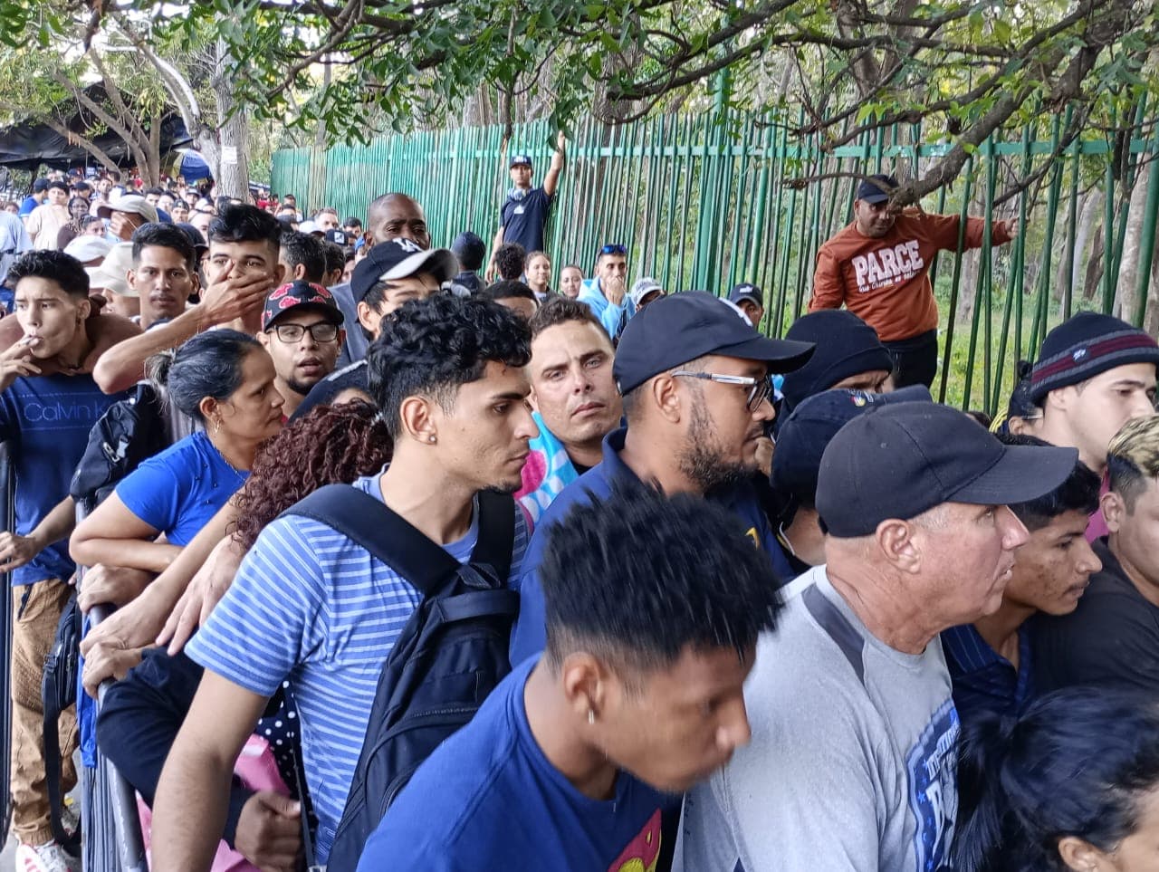 Abarrotan Oficinas de COMAR en Tapachula