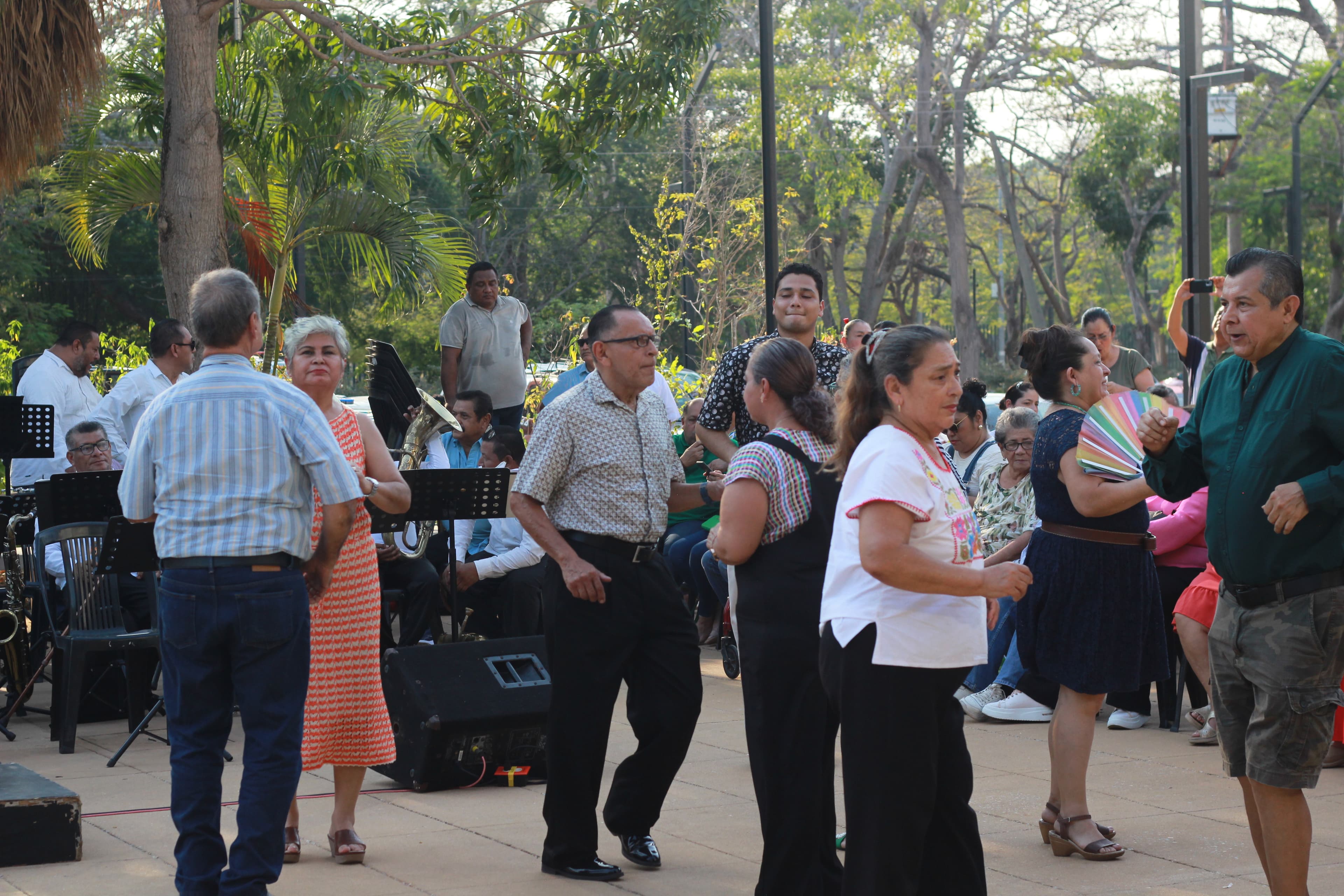 Tributo a Chico Che pone a bailar a villahermosinos
