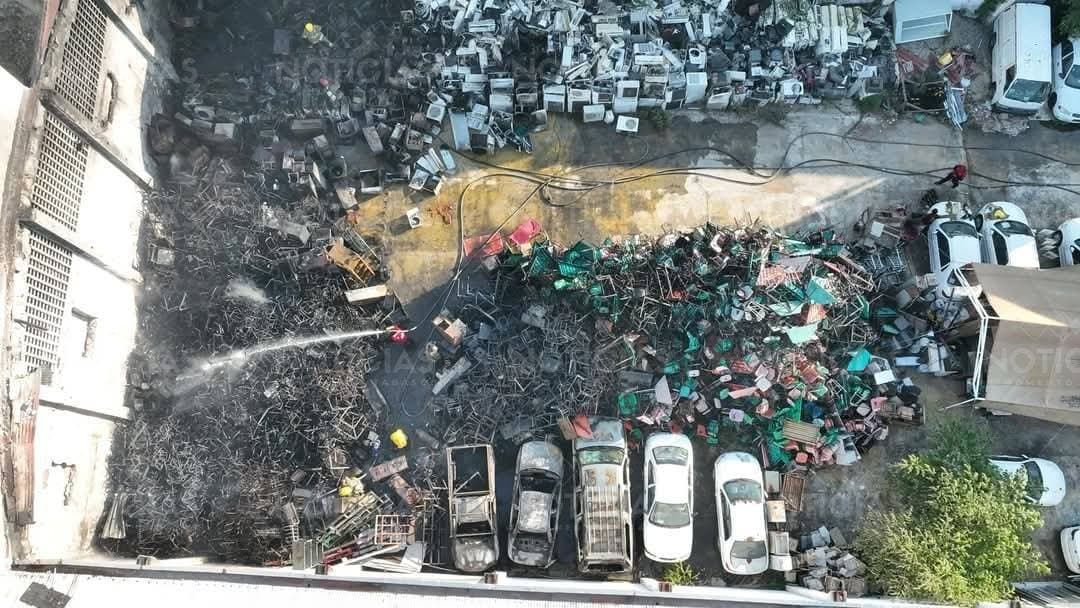 Arde bodega del Cobatab 