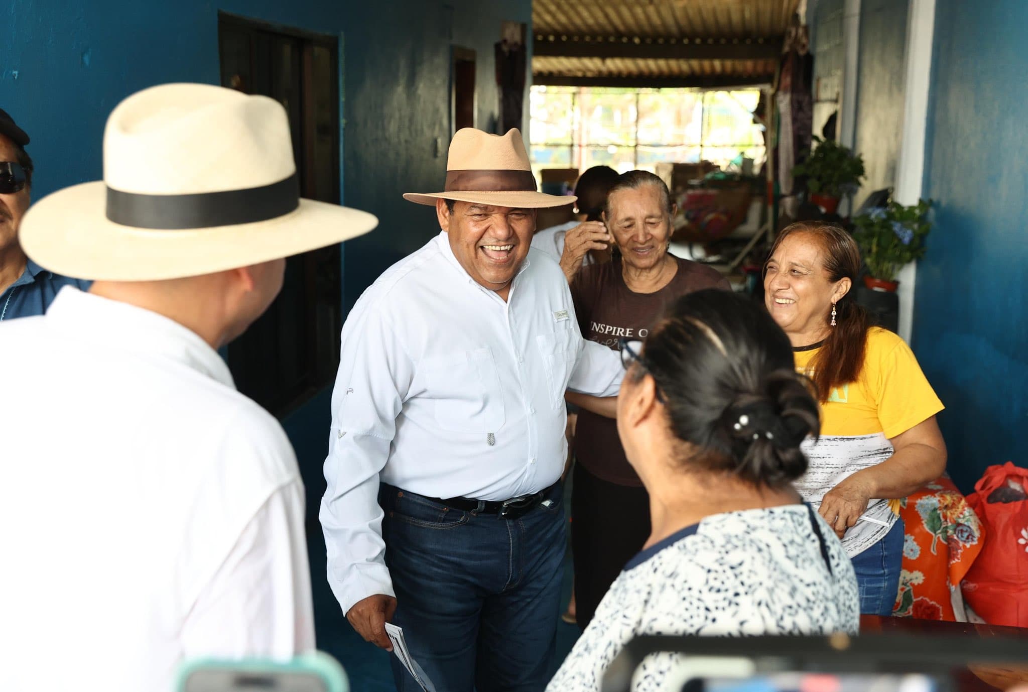 Promete May a niños programa universal de Desayunos Escolares 