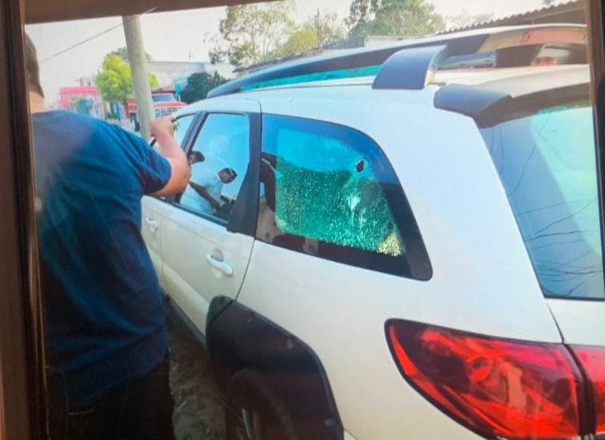 Amedrentan a balazos a directora de Cobatab