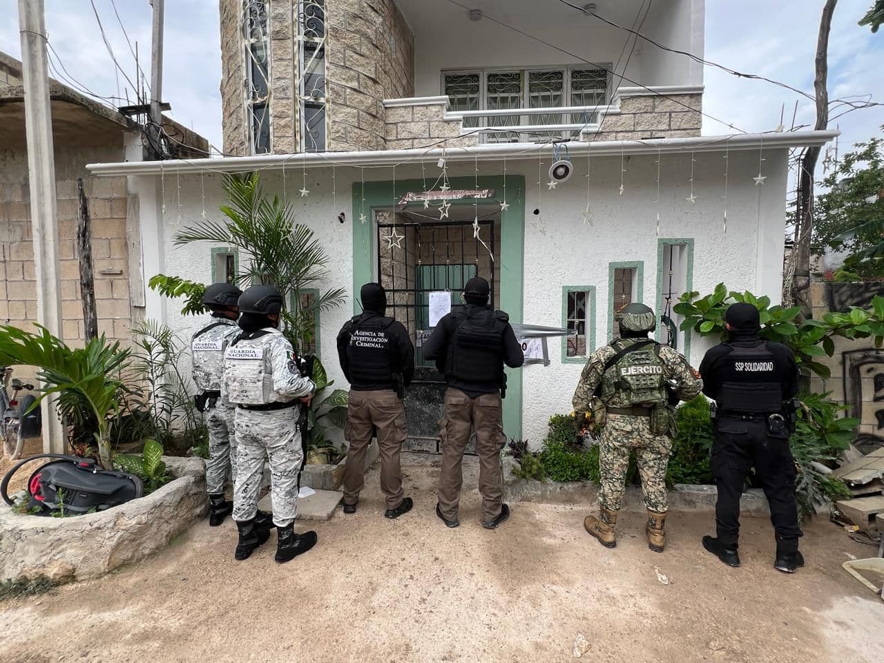 Detienen a 5 y decomisan drogas en Playa del Carmen 