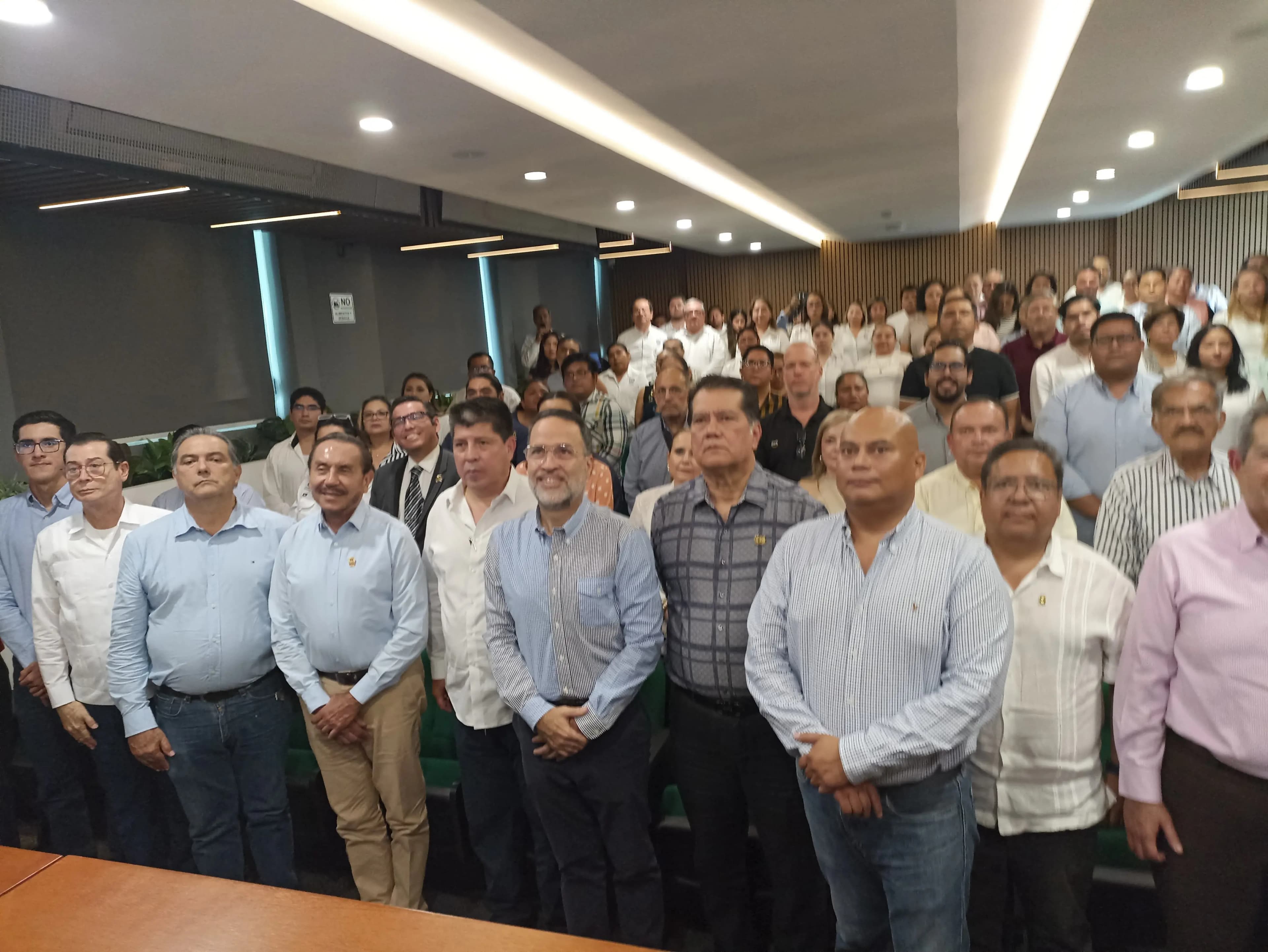 Coparmex y UJAT firman convenio para acercar a jóvenes al mercado laboral 