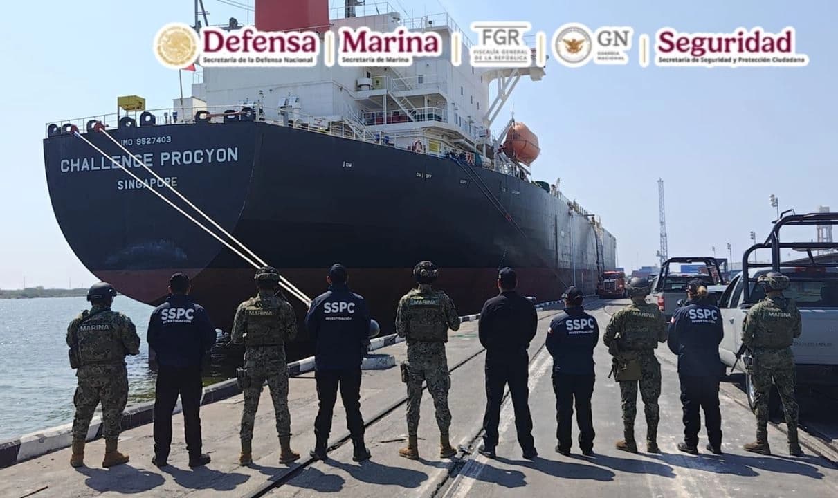 Decomisan buque con 10 millones de litros de diésel en Tampico