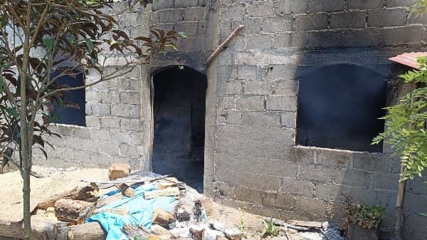 Queman casas en el plan Chontalpa de Cárdenas 