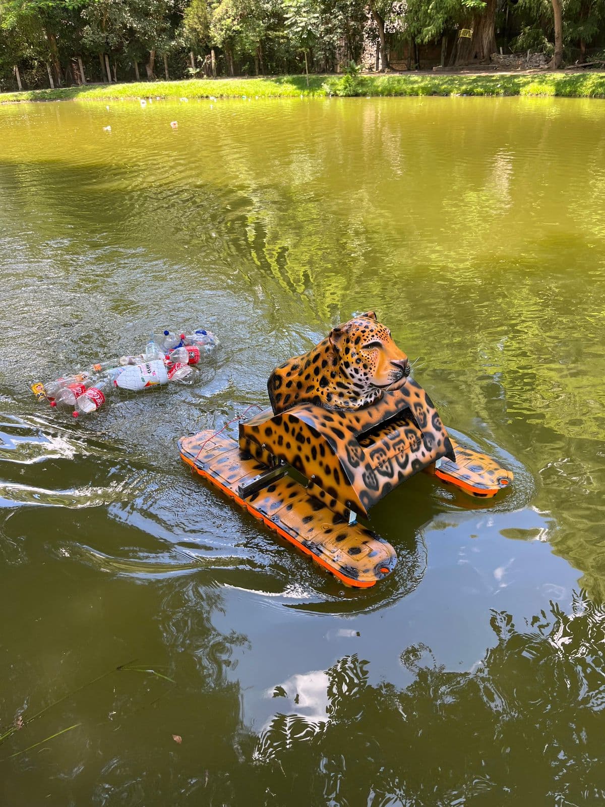 Crean chiapanecos robot limpiador de ríos 