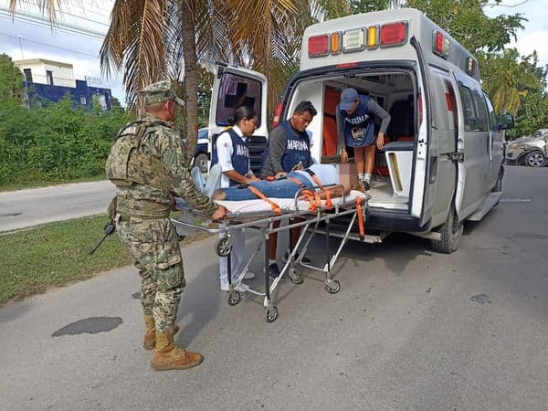 Marina auxilia a accidentada en Quintana Roo