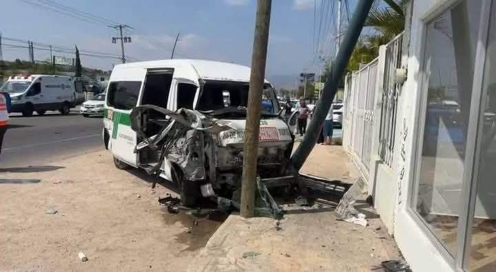 Accidente carretero deja 17 personas lesionadas en Chiapa de Corzo