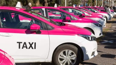 ImagenPor inseguridad sólo 10 mujeres trabajan en 50 taxis rosas