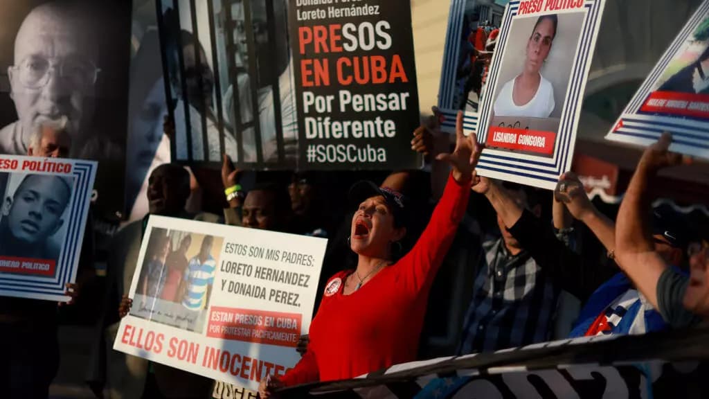 Cuba indulta a 2.010 presos en un "gesto humanitario" por Semana Santa