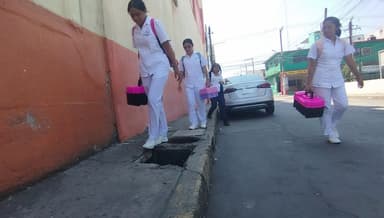 ImagenFlorece Villahermosa entre baches y alcantarillas abiertas