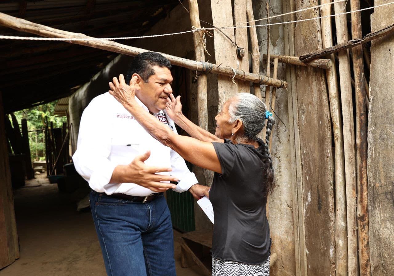 Tacotalpa parece monarquía: Javier May 