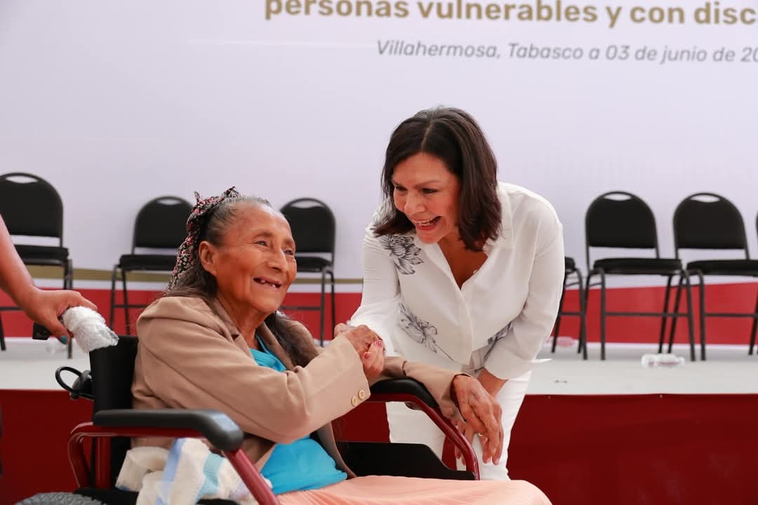 Dan apoyos a personas con discapacidad