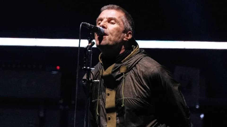 Muere fan en concierto de Oasis tras caer en el estadio de Wembley