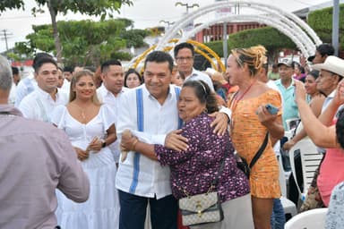 Imagen"Rateros y delincuentes no tienen el nivel", responde May a detractores por deuda 