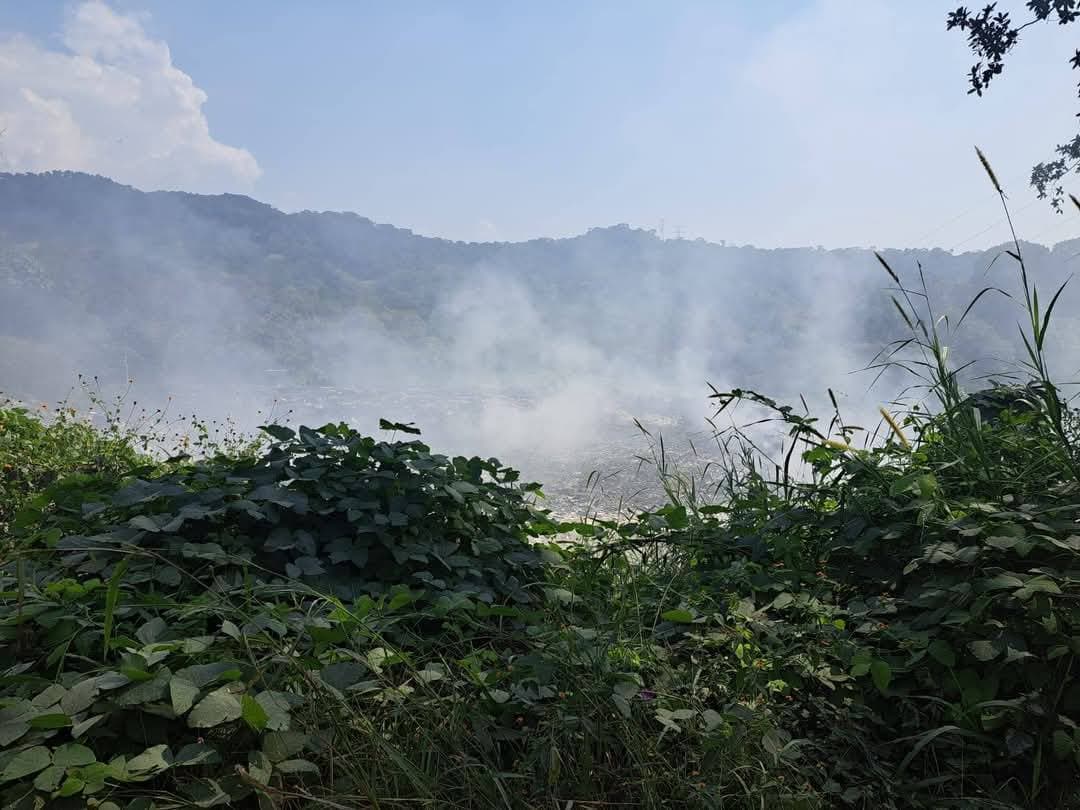 Cuatro días de incendio en basurero de Tuzantán