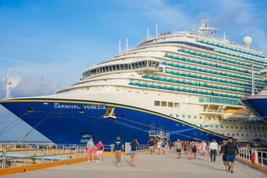 ImagenLlega crucero turístico Carnival Venezia a Isla de Cozumel