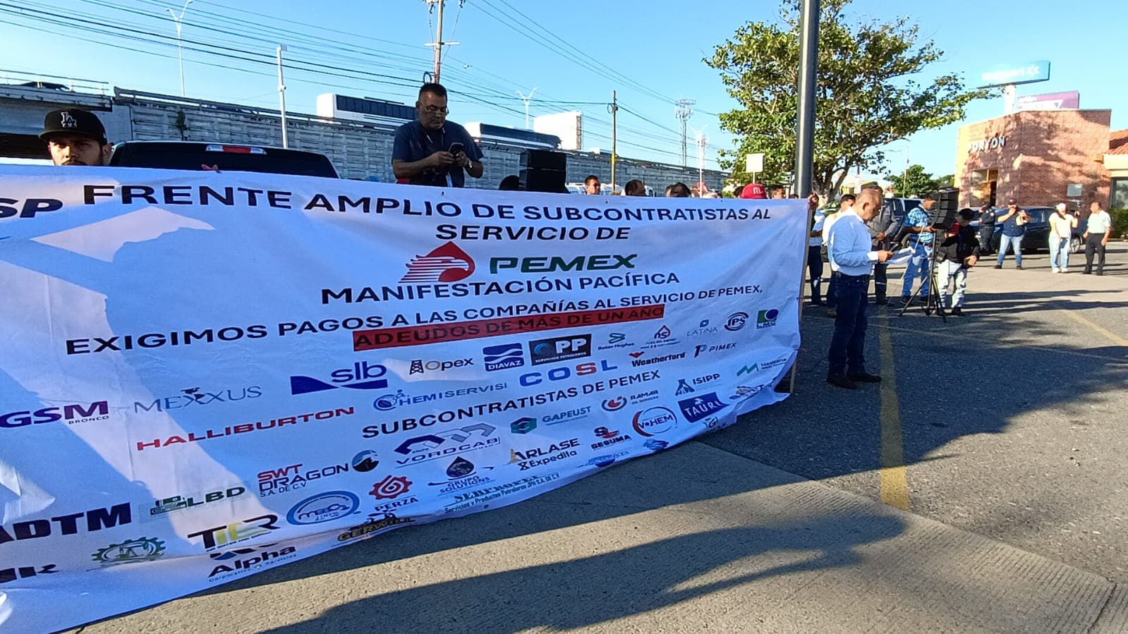 Da Pemex raquíticos abonos a subcontratistas 