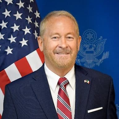 ImagenRegímenes corruptos rendirán cuentas: Embajador de EU en México 