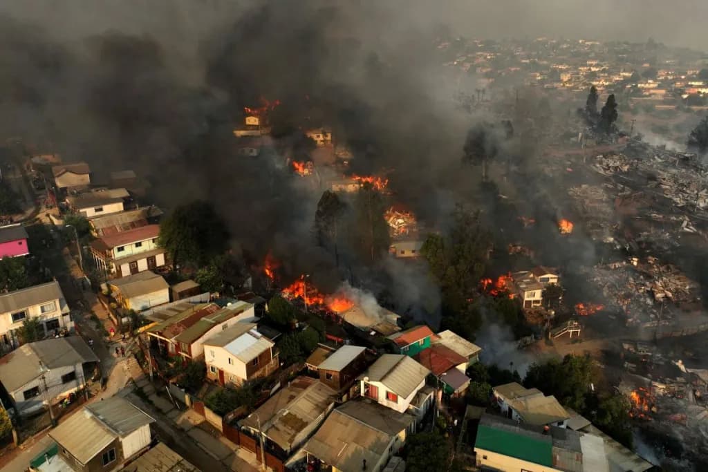 Ascienden a 51 los muertos por los incendios en Chile 