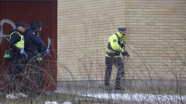 Deja 10 muertos tiroteo en escuela para adultos en Suecia