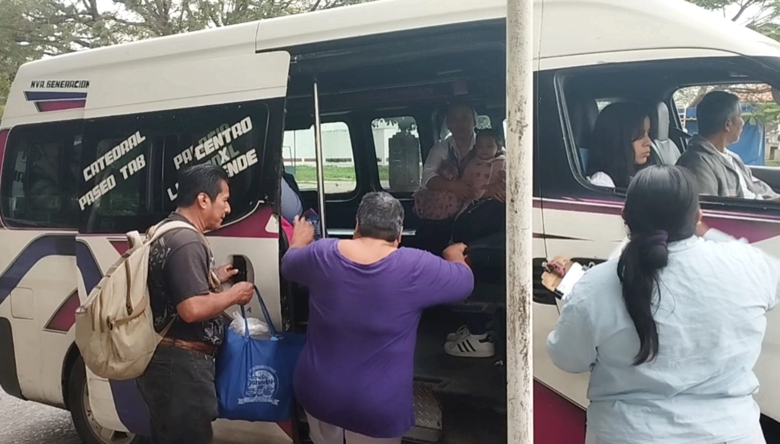 Transporte público; hasta 30 horas perdidas en traslados