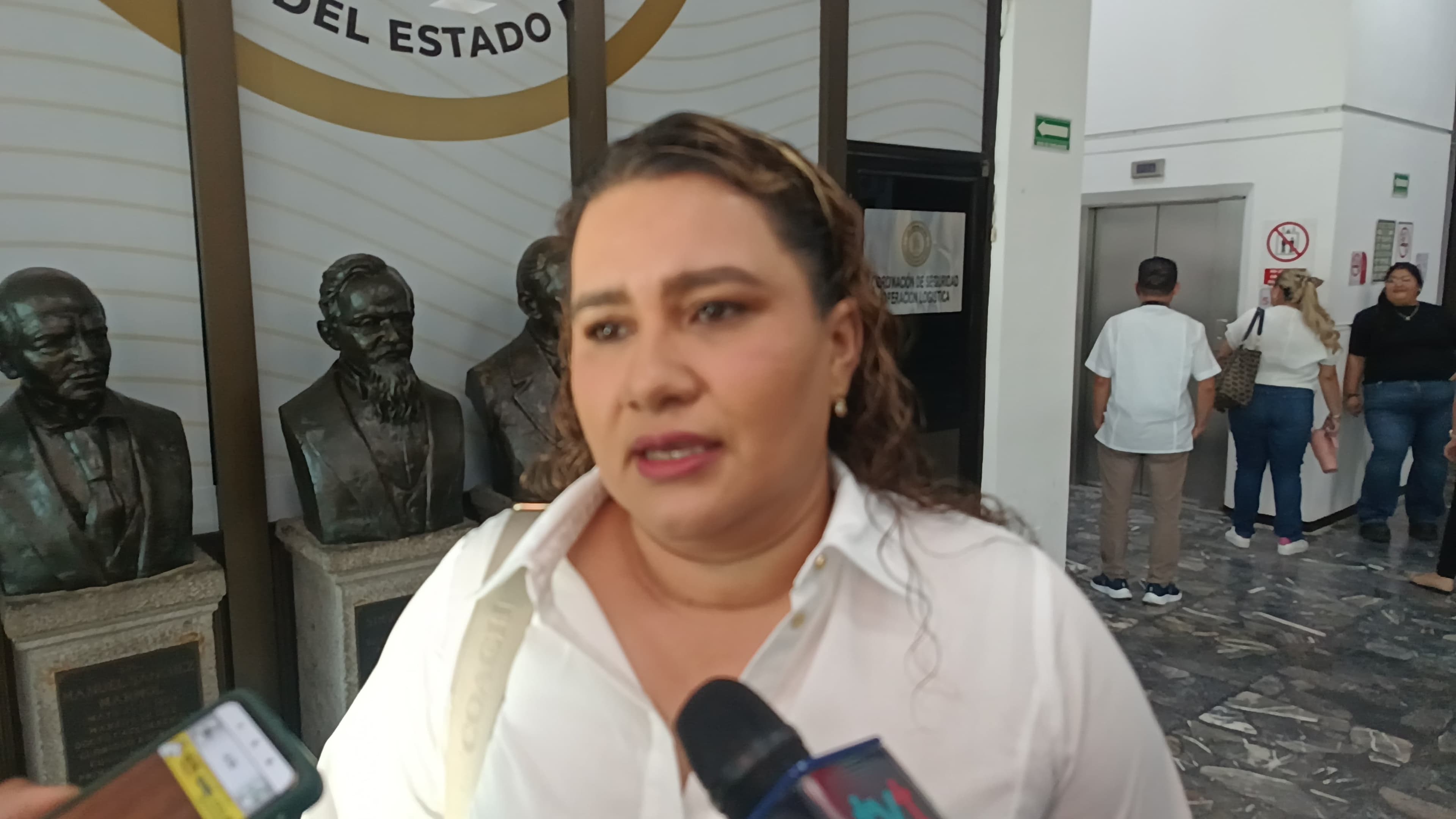 Complicado cumplir medidas anti comida chatarra afuera de escuelas: PRD