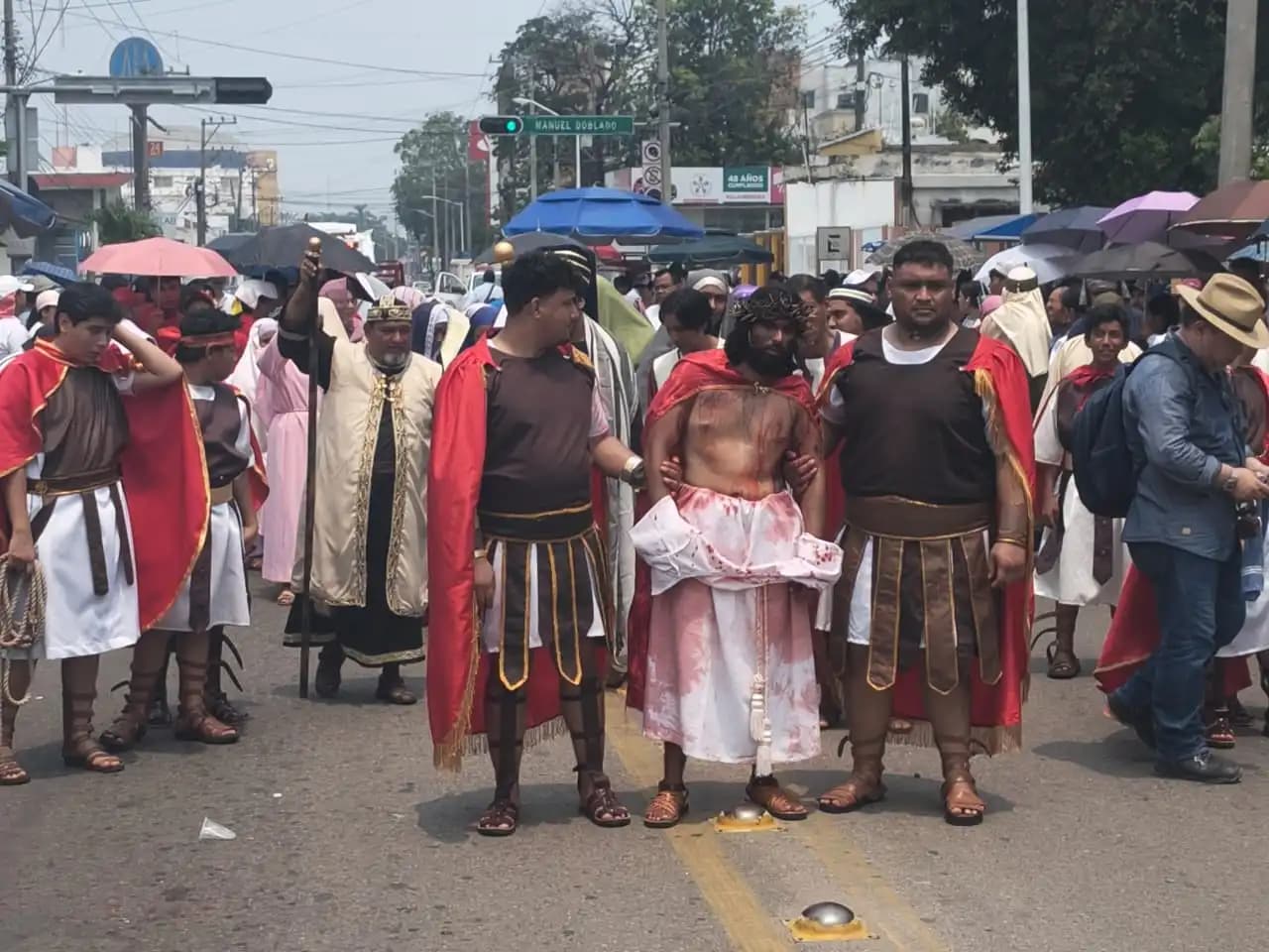 Con nueva escena viven creyentes viacrucis de Tamulté de las Barrancas 