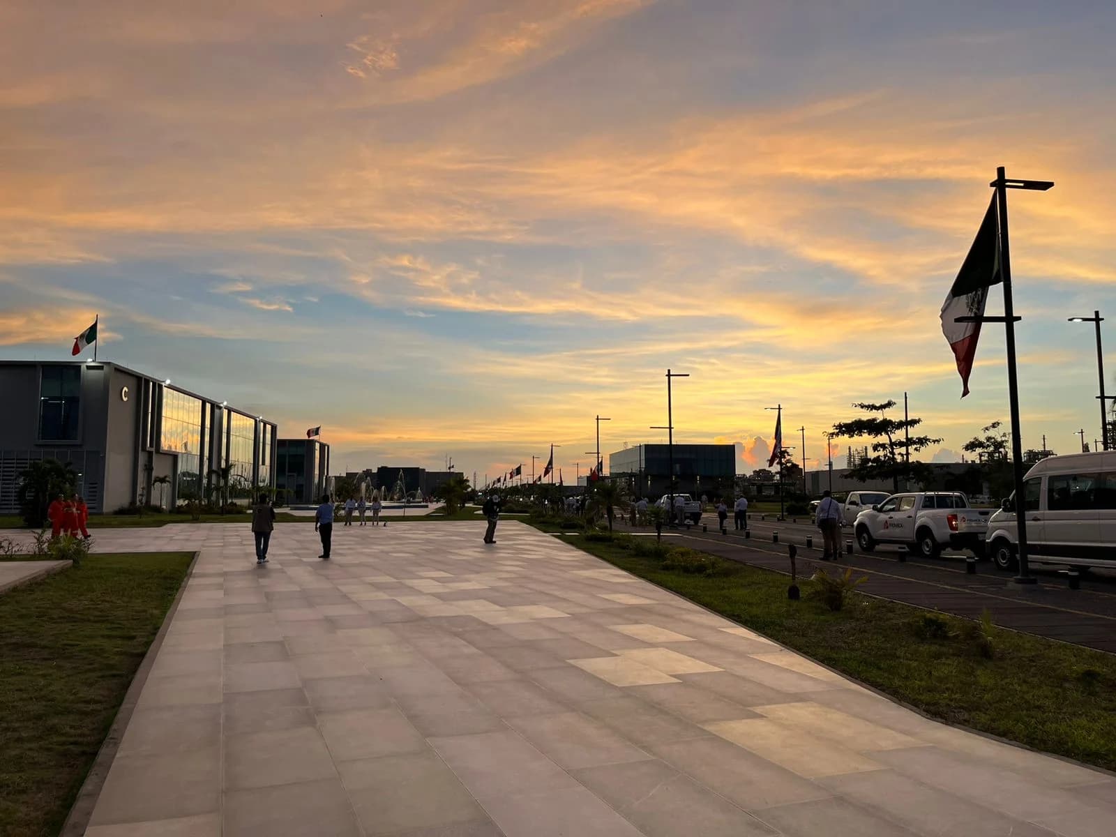 Ahora si, al 100% Refinería Olmeca 