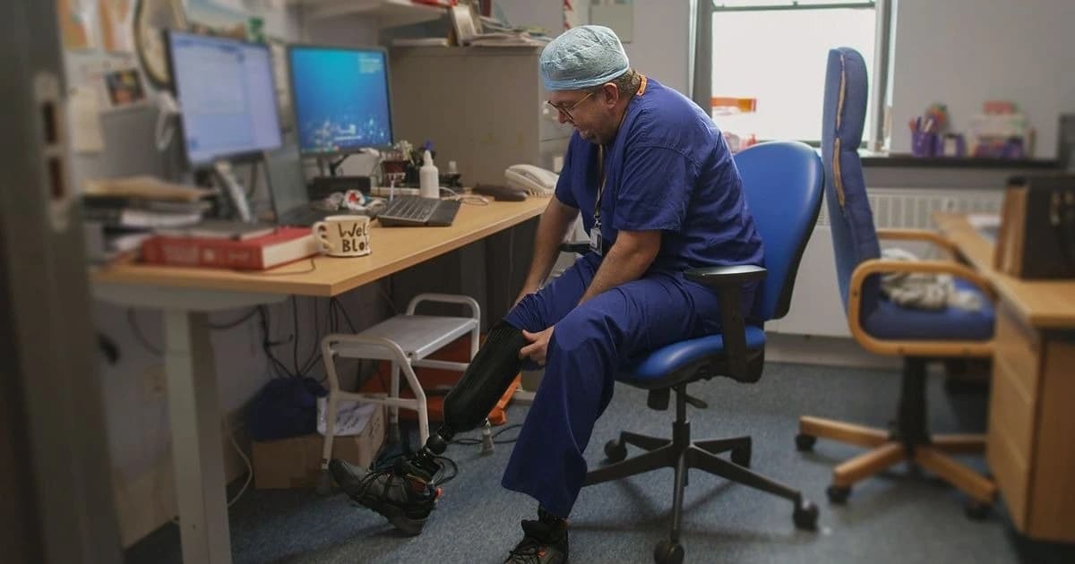 Encarcenlan a médico que se amputó piernas para cobrar el seguro 