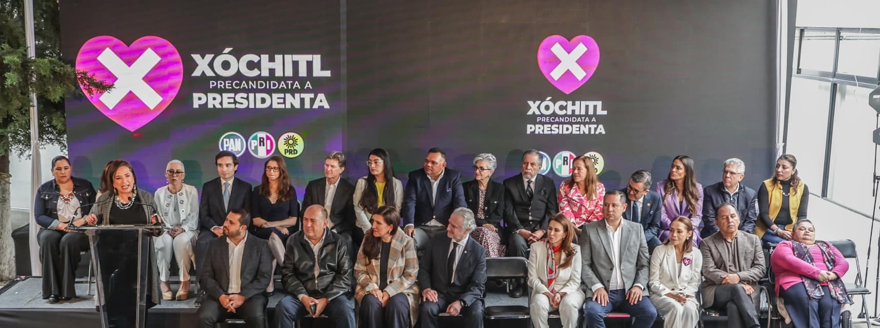 Presenta Xóchitl a su equipo de campaña 