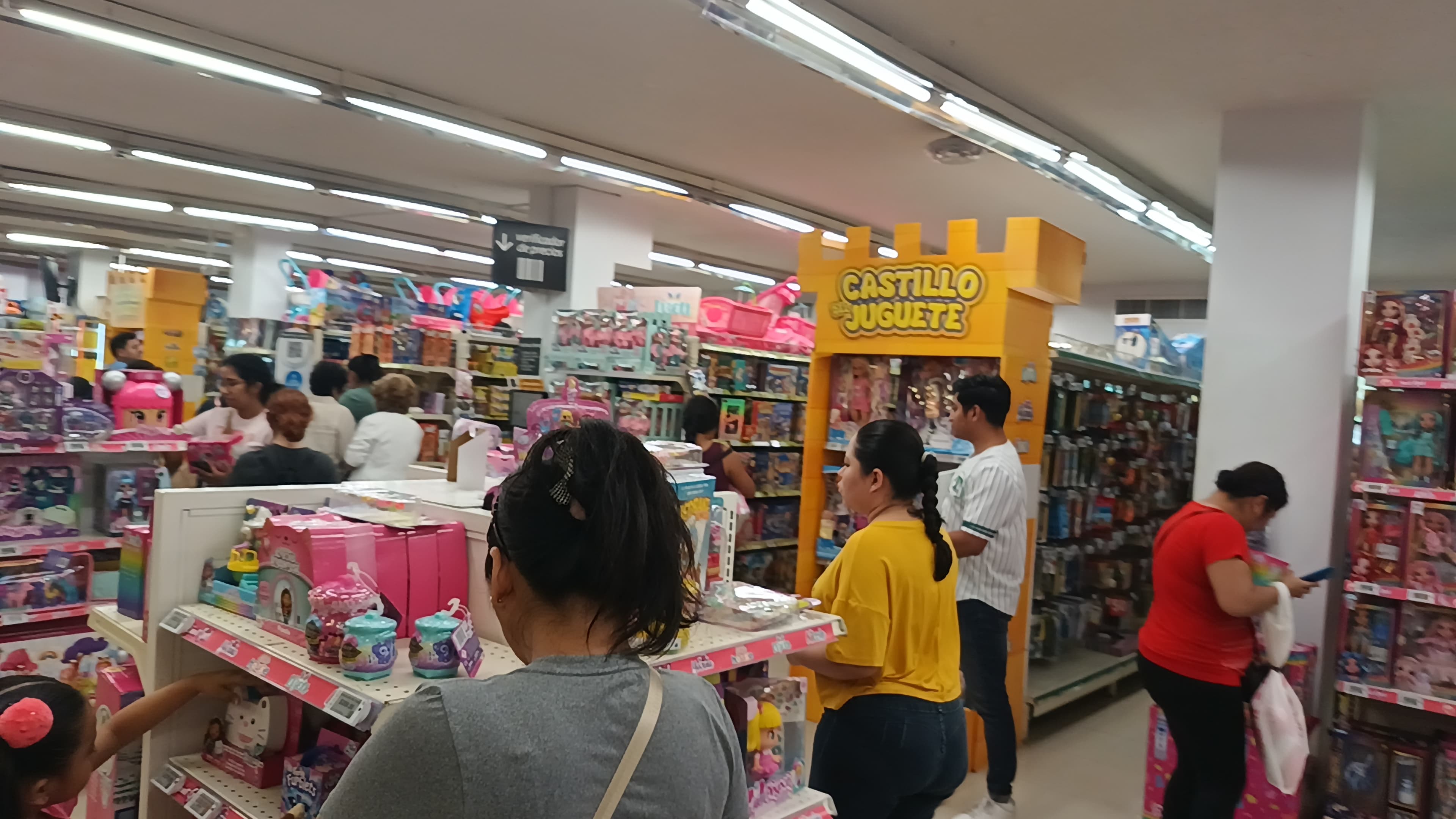Reyes Magos hacen gran esfuerzo en compras de regalos 