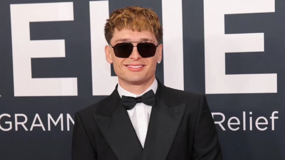 Investiga EU a Peso Pluma por presunta relación con crimen organizado