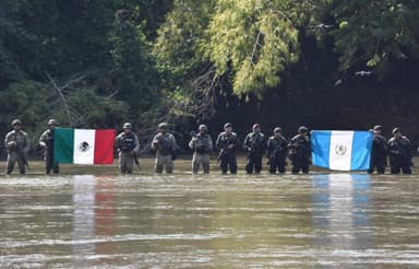 ImagenRefuerzan kaibiles río Suchiate con “Cinturón de Fuego”
