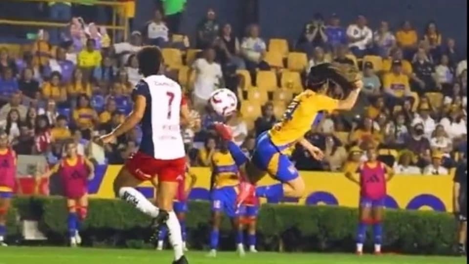 Golazo de Jacky Ovalle ya suena para ser el mejor del mundo