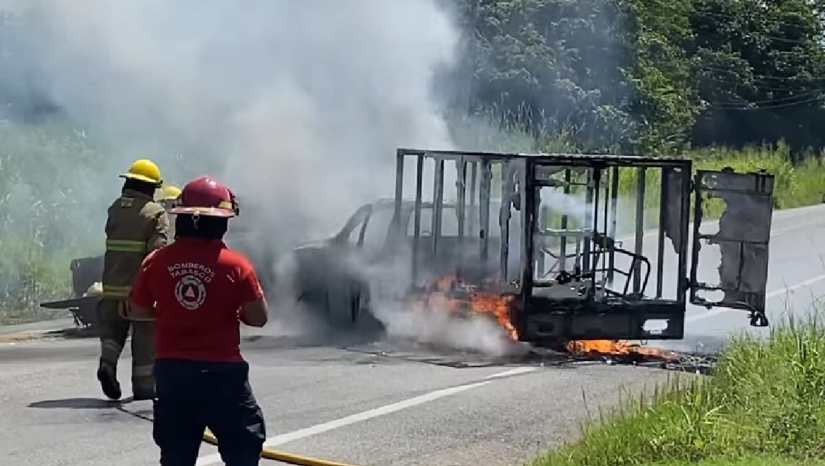 Dispara calor incendio de coches en Tabasco 
