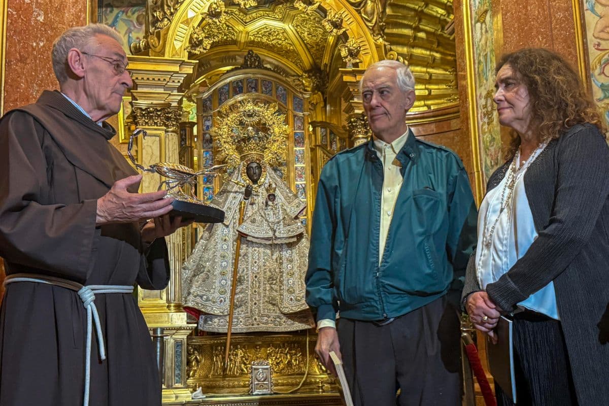 Entregan a España réplica de “escorpión” que picó a Hernán Cortés