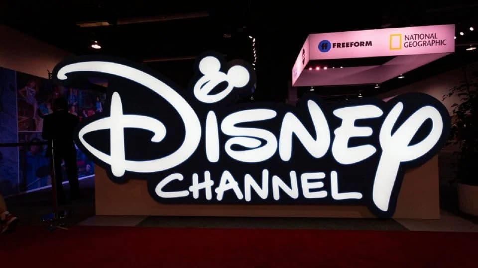 Disney despide a cientos de empleados