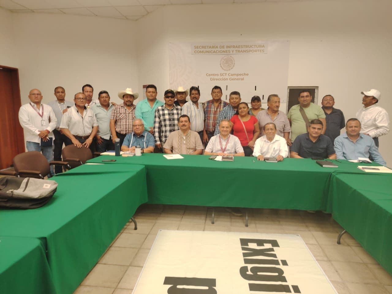 Condicionan pobladores de Palizada, buenas vías o bloqueo 