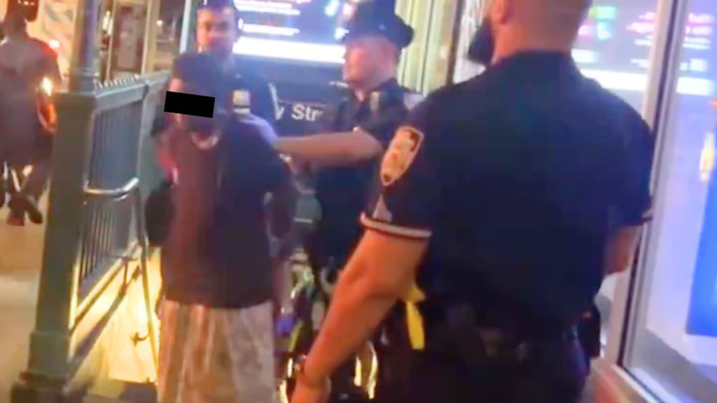 Empujan a mexicanas a vías del metro de Nueva York 