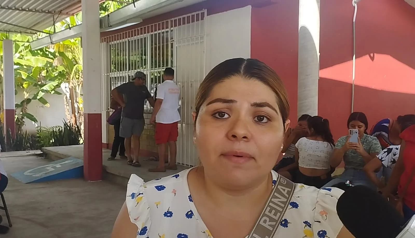 Piden cese de directora que agredió a estudiante