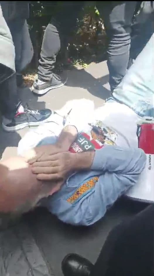 Elemento de seguridad golpea a magistrado jubilado 