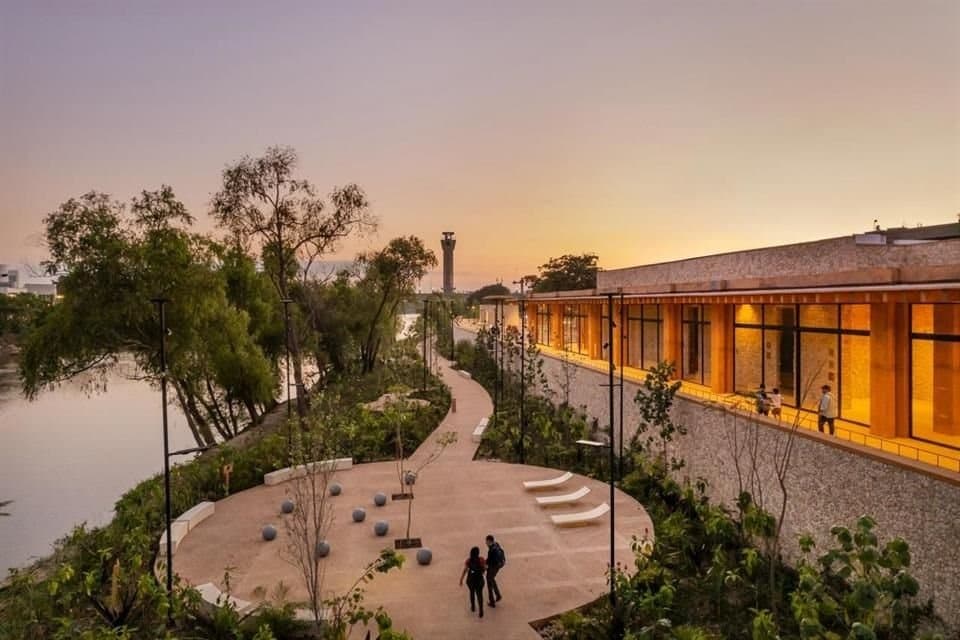 Jardinera de malecón con altas probabilidades de pérdida total por inundación