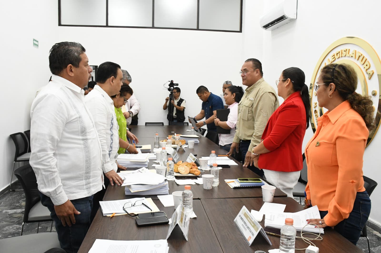 Dan luz verde en Comisiones a Paquete Económico