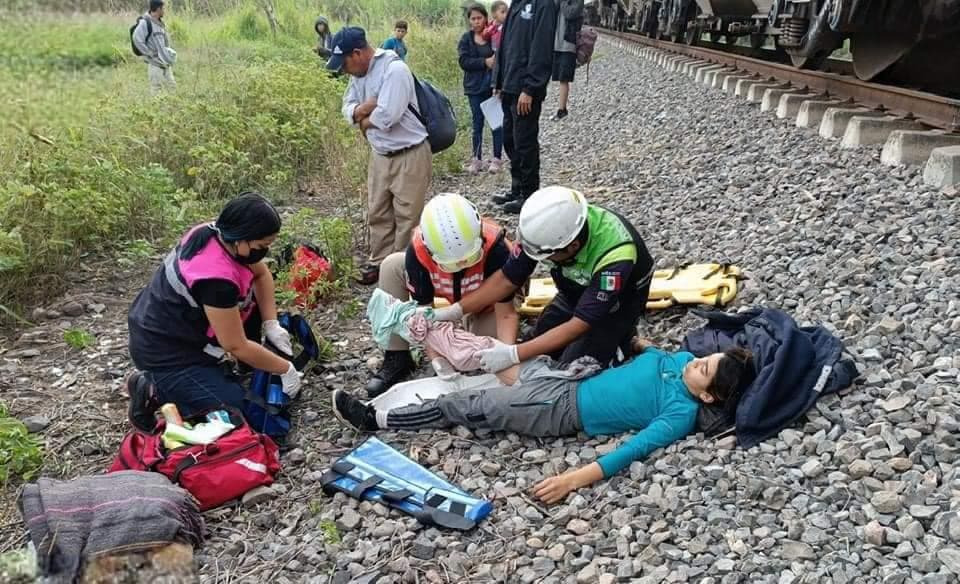 Cae migrante del tren “La Bestia” en Veracruz