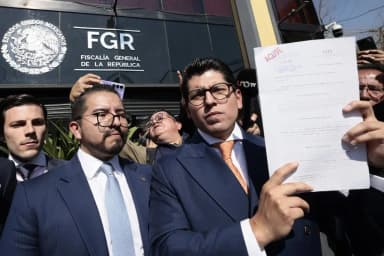 ImagenDesoyen a Sheinbaum, denuncia familia trenazo ante FGR 